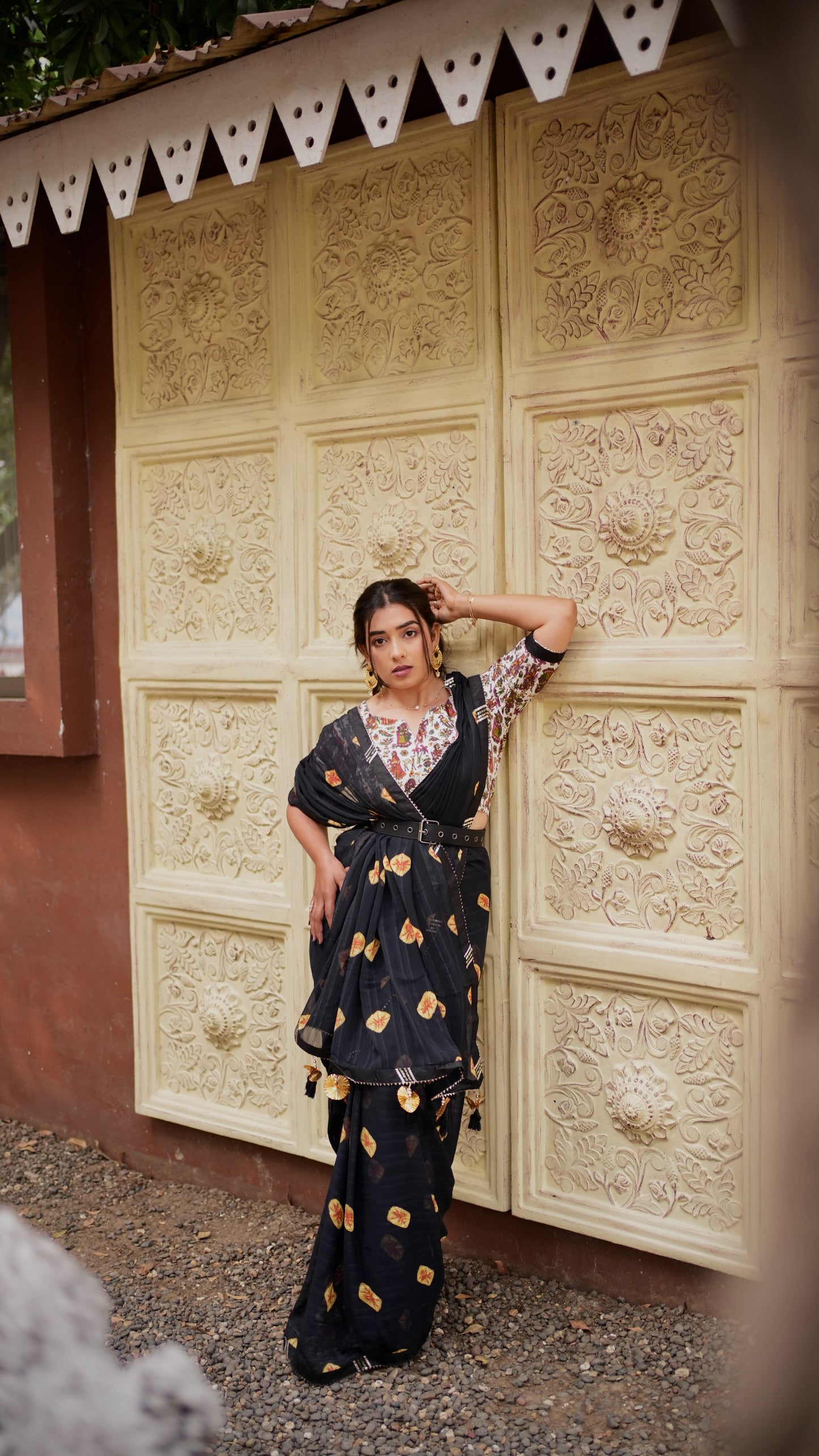 Midnight Noir Printed Elegance Saree