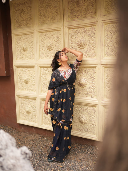 Midnight Noir Printed Elegance Saree