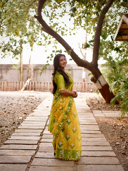 Lime Aura Geometric Tassel Saree