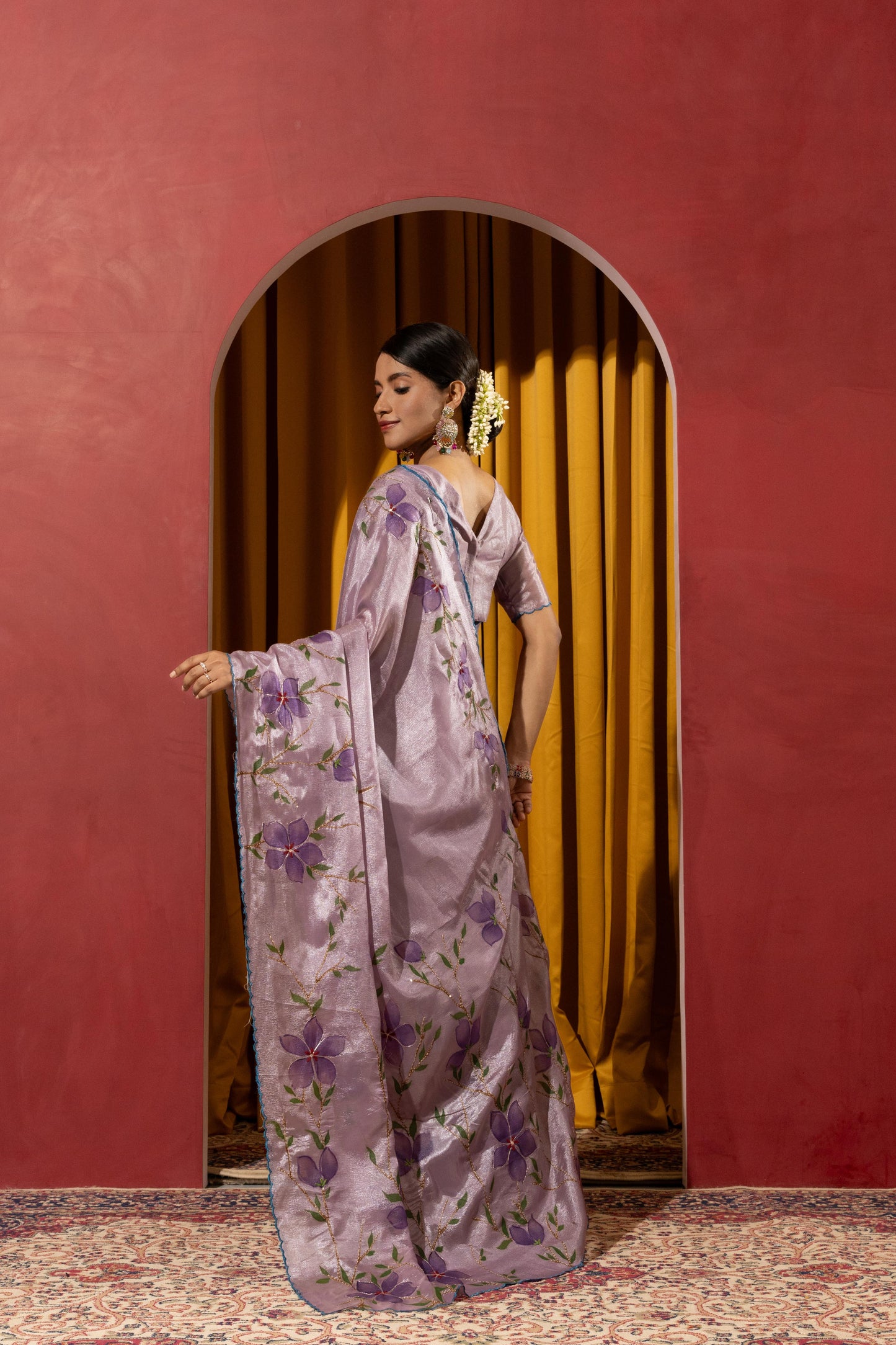 ENCHANTING LAVENDER FLORAL SHIMMER SAREE